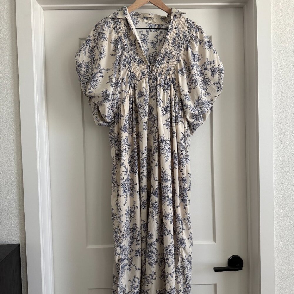 Elegant Chinoiserie-Inspired Floral Dress – Size Medium (Worn Once)